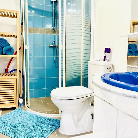 Secret Garden Parking Hyper Centre & Calme Apartman Claye-Souilly